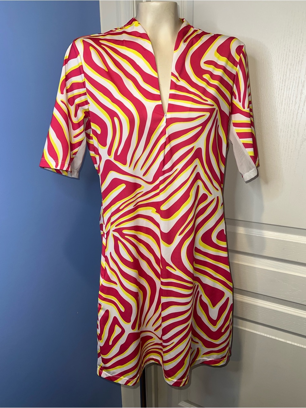Tail multicolored activewear golf dress with zipper pockets size Large